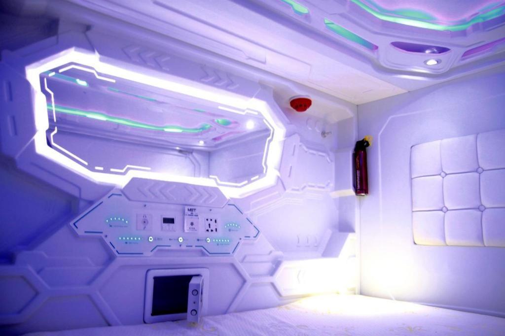 Asrama Met A Space Pod @ Chinatown Singapura