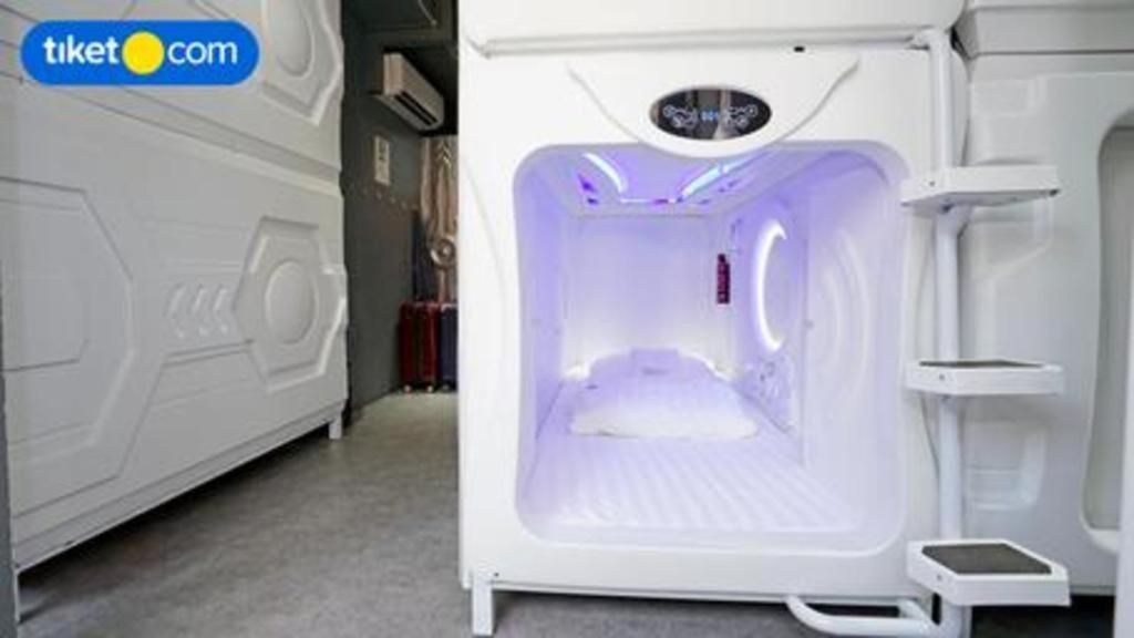 Met A Space Pod @ Chinatown * Singapura