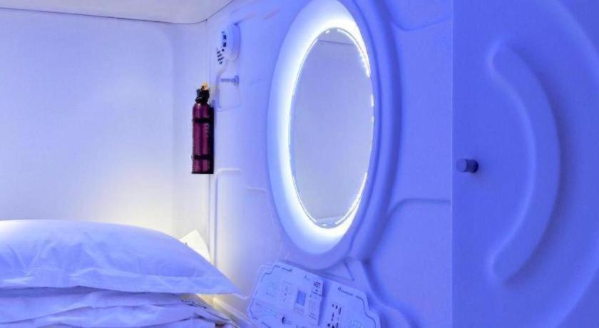 Met A Space Pod @ Chinatown Nhà trọ Singapore